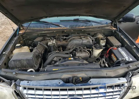 2005 Ford Explorer Xlt z USA, uszkodzony, nr VIN 1FMZU63K95UA09612